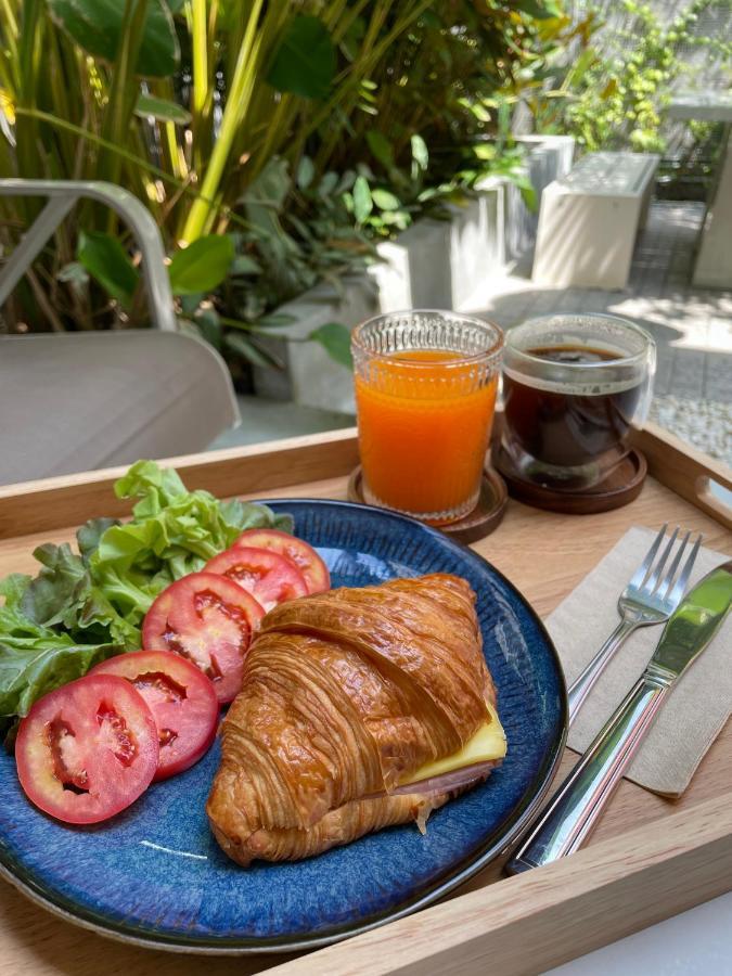 Nidhra Boutique Hotel Bangkok Sukhumvit Екстер'єр фото