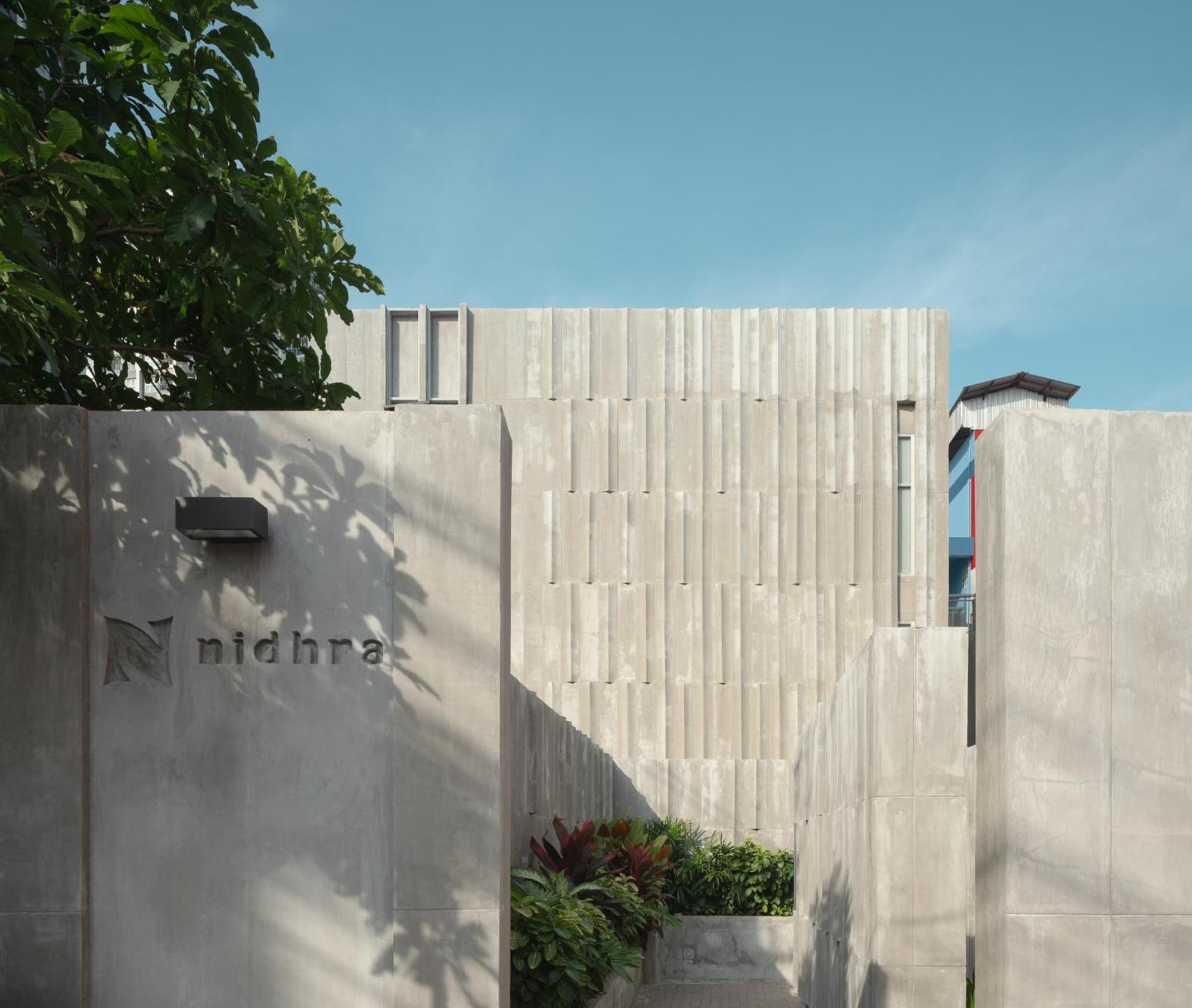 Nidhra Boutique Hotel Bangkok Sukhumvit Екстер'єр фото