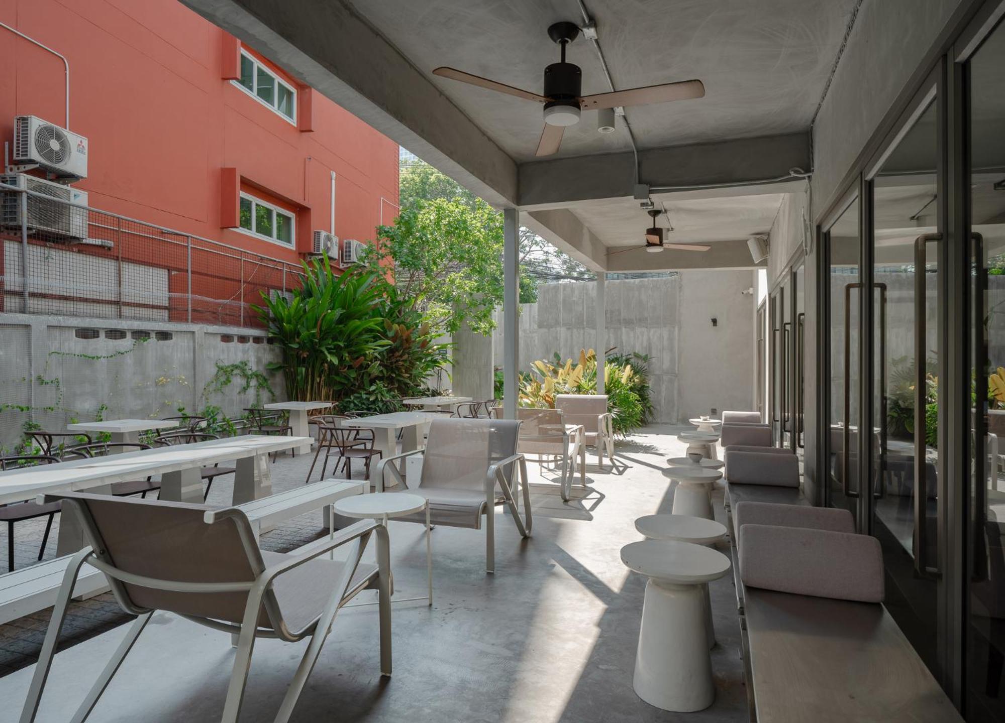 Nidhra Boutique Hotel Bangkok Sukhumvit Екстер'єр фото