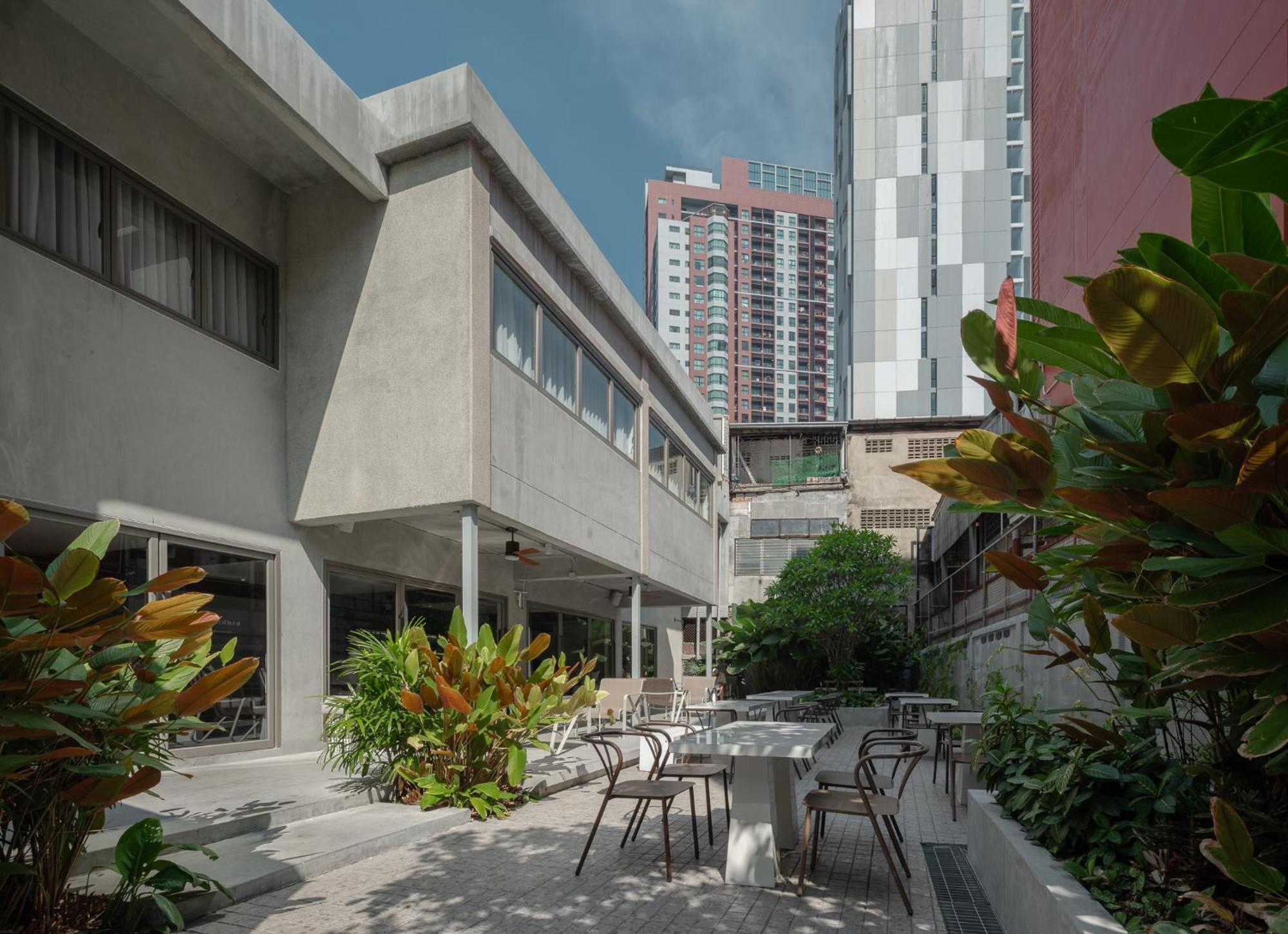 Nidhra Boutique Hotel Bangkok Sukhumvit Екстер'єр фото